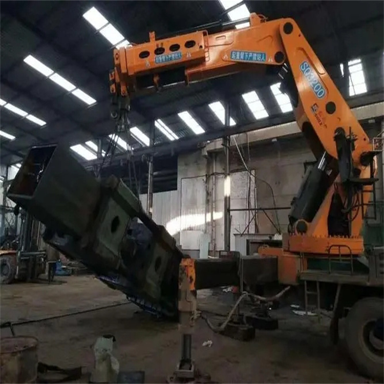 济宁130吨折臂吊车出租吊机租赁附近电话