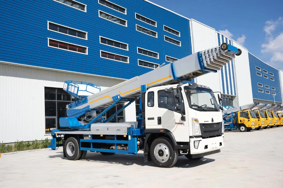 济宁出租云梯车高空作业车 建筑垃圾搬运